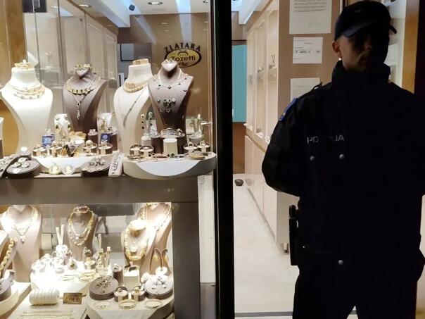 Uhapšena tri muškarca zbog pljačke zlatare na Baščaršiji