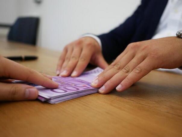 Uhapšene dvije bankarice u Osijeku: Ukrale 2,4 miliona eura