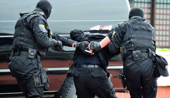 Uhapšene tri osobe u Cazinu zbog neovlaštenog prometa narkotika