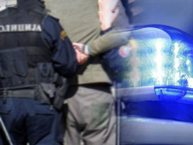 Uhapšeni osumnjičeni za dječiju pornografiju; Oduzeti mobilni telefoni i memorijske kartice