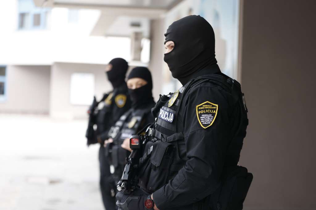 Deset uhapšenih u akciji "Ata" zbog droge, prostitucije i oružja