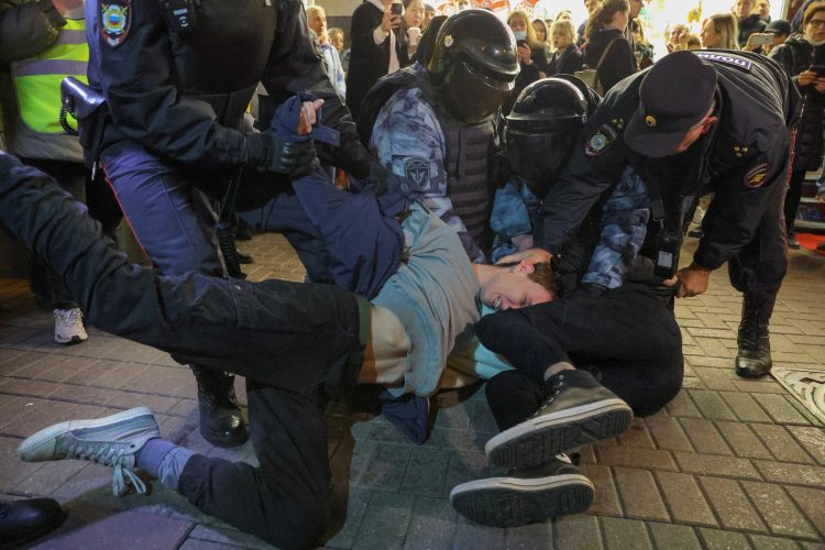 Uhapšeno više od 1.330 demonstranata u Rusiji