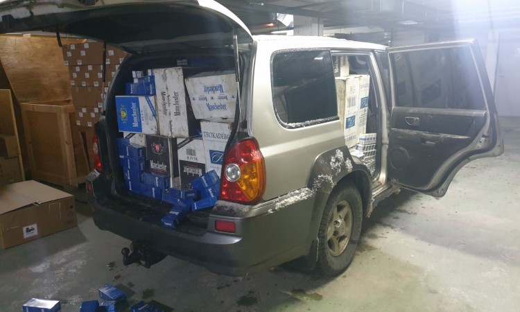 Uhićena dvojica bh. državljana zbog krijumčarenja 15 000 kutija cigareta