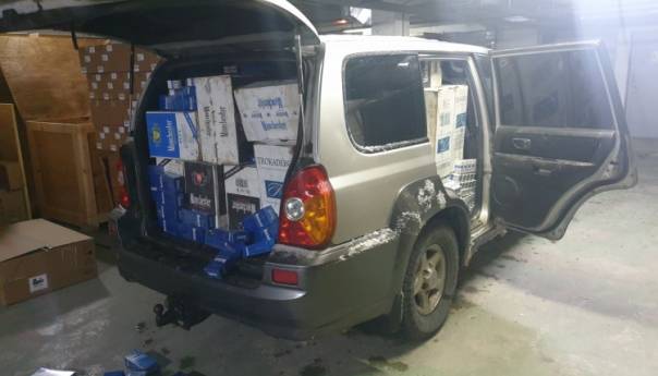 Uhićena dvojica bh. državljana zbog krijumčarenja 15 000 kutija cigareta