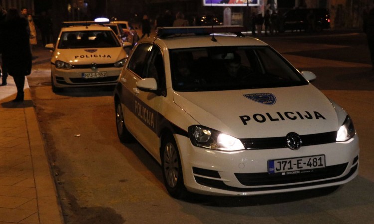 Uhvatio migranta u provali, pa ga spremio u gepek