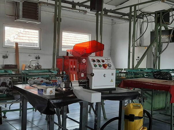 UIO oduzela električnu mašinu za punjenje cigareta