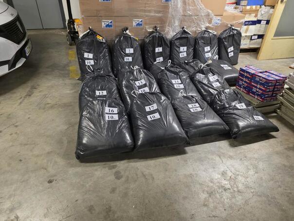 UIO spriječila šverc duhana i cigareta: Velika zapljena u Tuzli