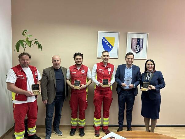 Uk i Hasanović ugostili pobjednički tim Hitne pomoći nakon regionalnog uspjeha