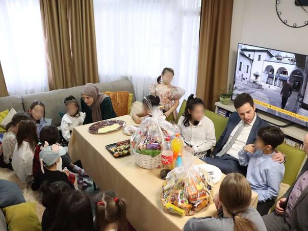 Uk i Hota-Muminović podijelili radost Bajrama sa djecom bez roditeljskog staranja