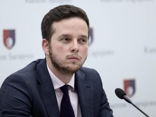 Uk: Naredne sedmice pregovori, razgovori i o poziciji premijera