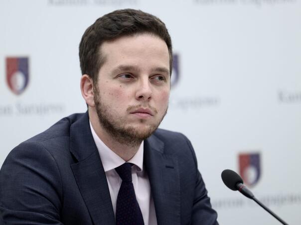 Uk: Naredne sedmice pregovori, razgovori i o poziciji premijera