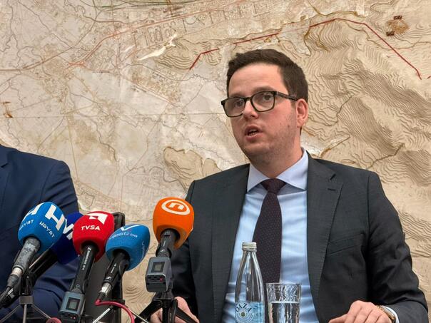 Uk o zagađenju zraka: Nisu ispunjeni uslovi za online nastavu