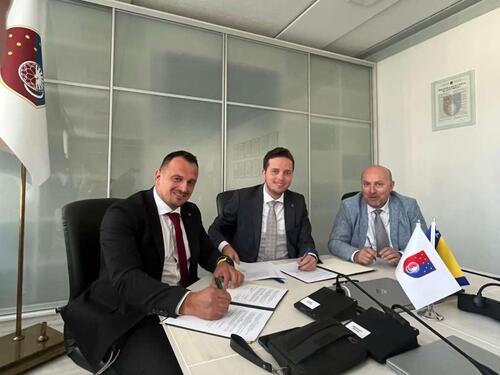 Uk: Povećanje satnice za 10 posto zdravstvenim radnicima