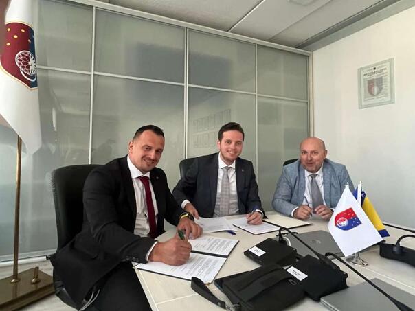 Uk: Povećanje satnice za 10 posto zdravstvenim radnicima