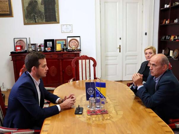 Uk u oproštajnoj posjeti Škrijelju: Ponosni smo saradnjom UNSA i Vlade KS