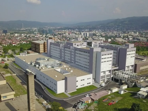 UKC RS: Djevojčica na aparatima nakon teškog udesa kod Čelinca