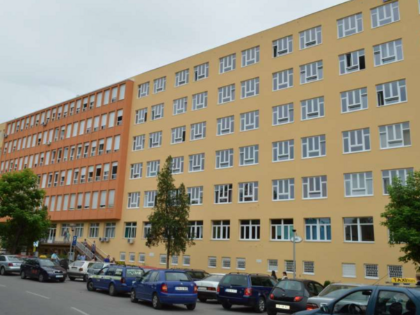 UKC Tuzla: Na hospitalizaciji 12 pacijenata povrijeđenih u požaru u Domu penzionera