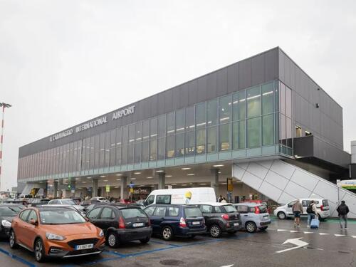 Ukida se ograničenje unosa 100 mililitara tečnosti na evropskim aerodromima, ali ima "kvaka"