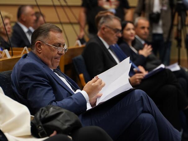 Ukidanje finansiranja stranaka: Dodik bez podrške ili dogovorena igra?