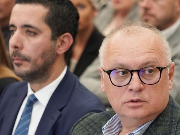 Ukinut kućni pritvor bivšim ministrima Vesiću i Momiroviću