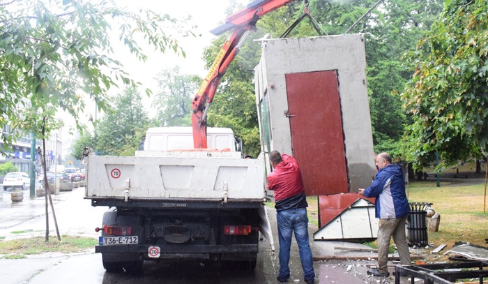 Uklonjen 'misteriozni' objekat iz Velikog parka u Sarajevu