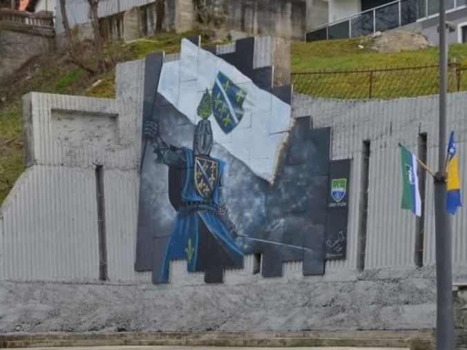 Uklonjen mural bosanskog viteza u Cazinu, oglasila se gradska uprava