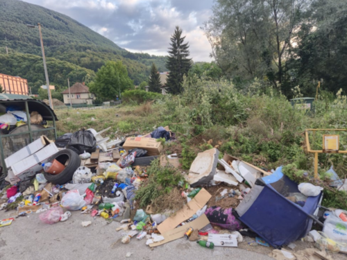 Uklonjene nelegalne deponije na više lokacija u MZ Blažuj