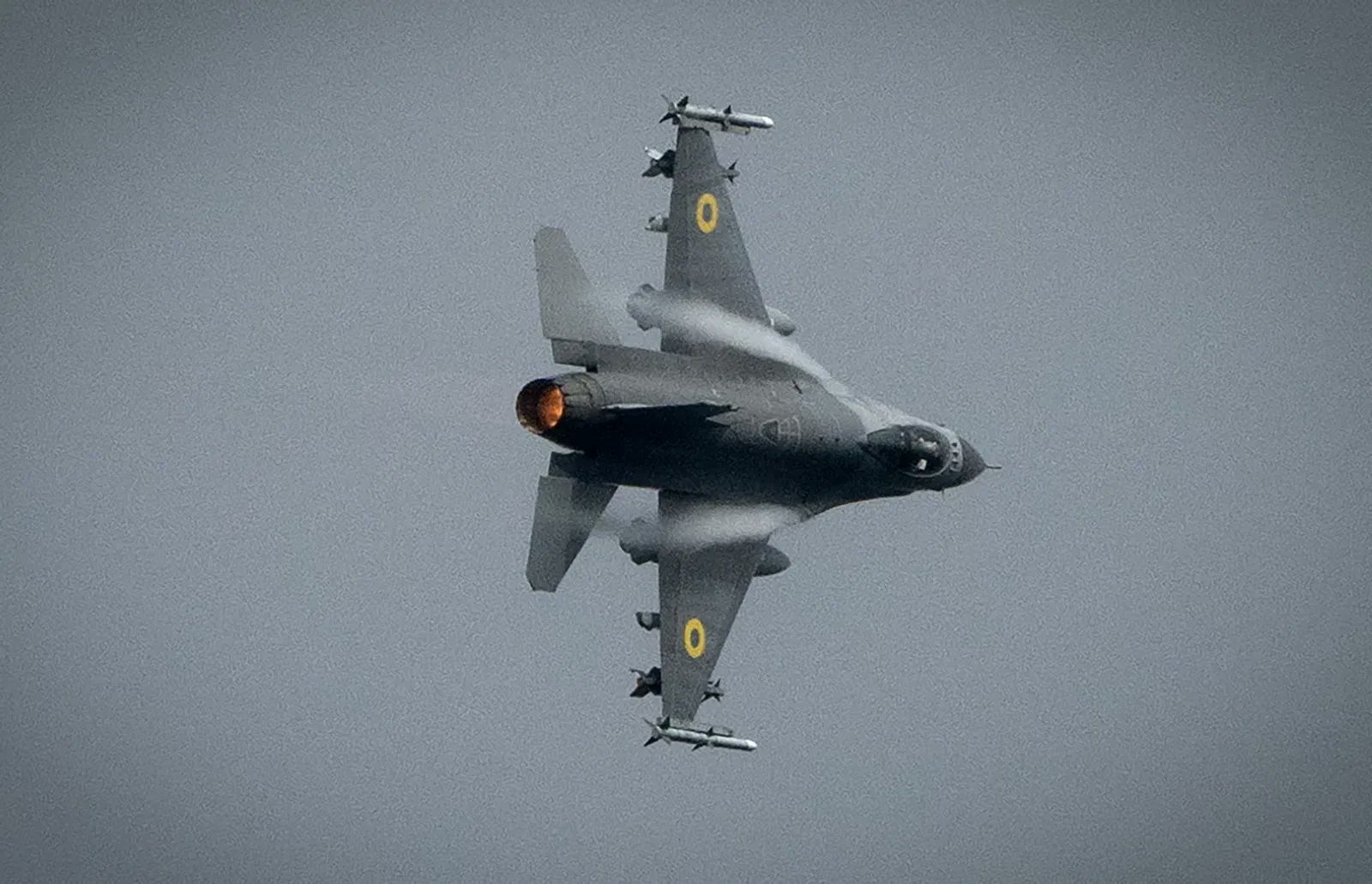 Ukrajina izgubila borbeni avion F-16, pilot sigurno katapultiran