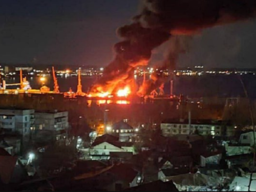 Ukrajina izvela zračni napad na krimsku luku, pogođen brod