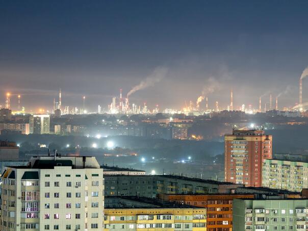 Ukrajina napala Rusiju s 361 dronom: Požar u rafineriji nafte u Kirishiju