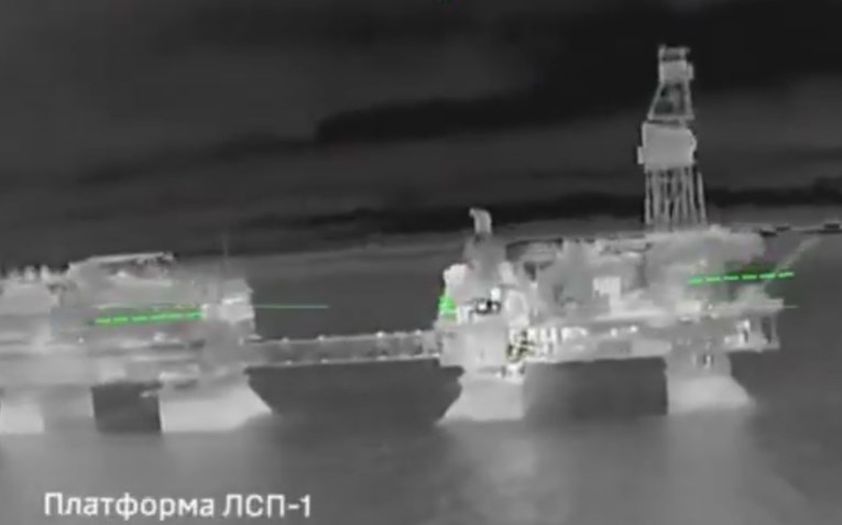 Ukrajina napala tri ruske naftne platforme u Kaspijskom moru