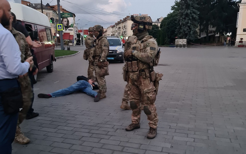 Ukrajina: Taoci oslobođeni, policija privela teroristu