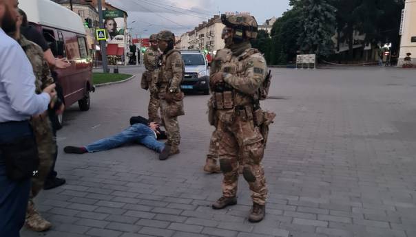 Ukrajina: Taoci oslobođeni, policija privela teroristu