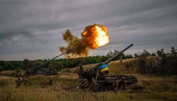 Ukrajinske snage probijaju rusku odbranu na jugu i napreduju na istoku