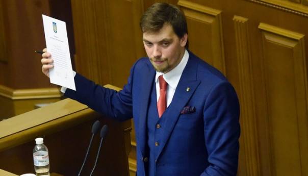 Ukrajinski premijer Hončaruk podnio ostavku