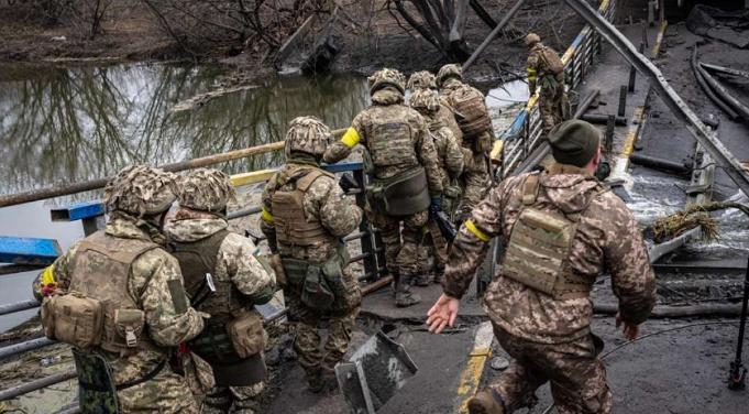 Ukrajinski vojnici povlače se iz dijelova Bahmuta dok Rusija pokreće novi napad