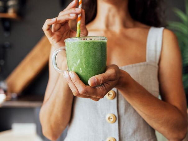 Ukusan i zdrav napitak koji olakšava nadutost nakon prejedanja