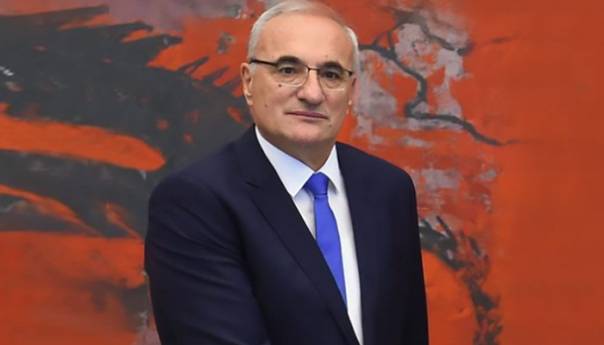 Ulazak građana Srbije u Crnu Goru kad broj oboljelih bude dvostruko manji