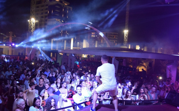 Ulazak u ugostiteljske objekte u Crnoj Gori  moguć uz jednu od četiri potvrde