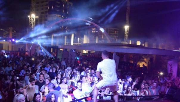 Ulazak u ugostiteljske objekte u Crnoj Gori moguć uz jednu od četiri potvrde