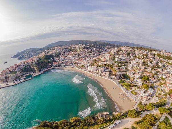 Ulcinj: Jake struje odnijele žene iz BiH, spašene u posljednji čas