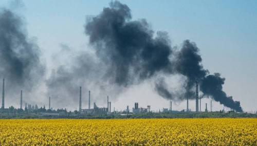 Ulicama Odese širi se gusti dim nakon sinoćnjih eksplozija