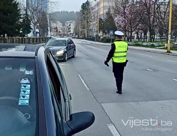 Ulični trkači u Tuzli skidaju tablice, policija im stala u kraj