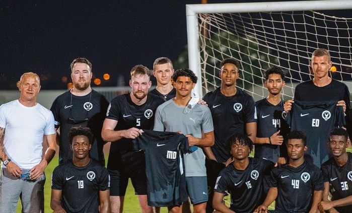 Uljepšao trening: Džeko u Dubaiju posjetio lokalni klub Gulf United