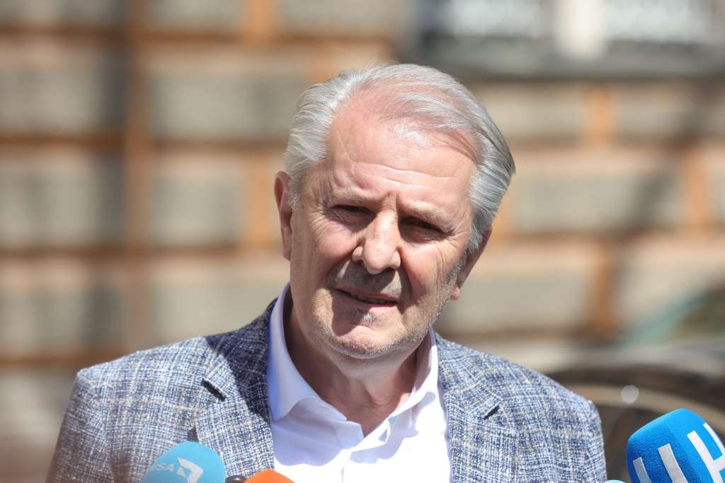 Uložiti maksimalne napore na stvaranju boljeg i pravednijeg društva