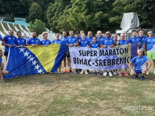 Doček učesnika super maratona iz Bihaća u Potočarima