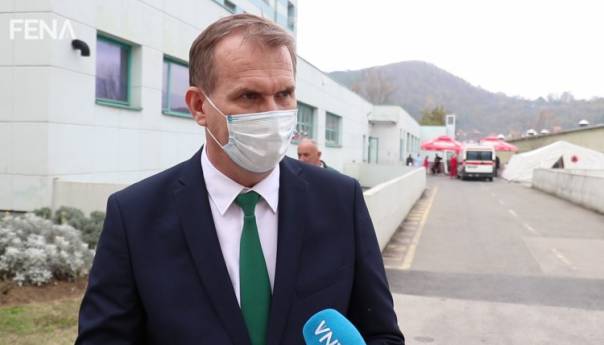 Umihanić: UKC radi u punom kapacitetu, ostale “karike” u zdravstvu TK korigirati