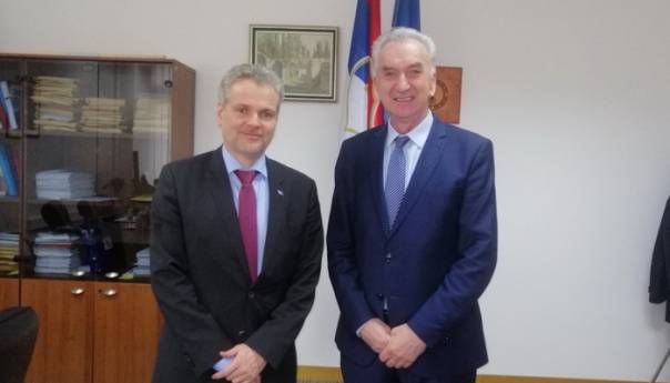 Umjesto dizanja tenzija, obezbjediti uslove za fer izbore