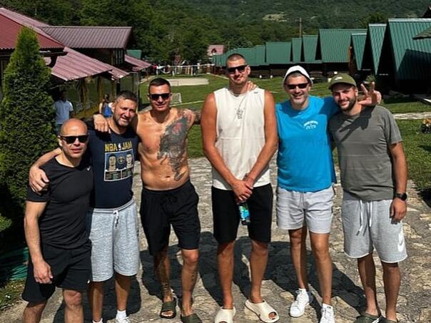 Umjesto na Maldivima, Jokić i ovog ljeta uživa na raftingu u BiH