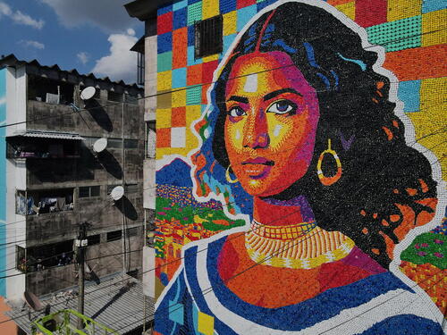 Umjetnik napravio mural Mona Lise od plastičnih čepova za flaše